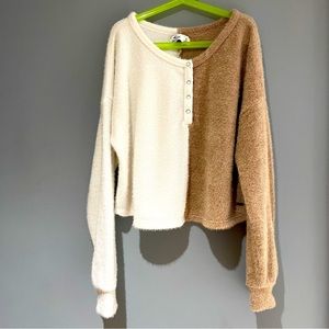 Hollister sweater size S